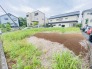 戸建てが立ち並ぶ静かな住宅街。四季折々の移り変わりを感じながら自然と楽しみ、暮らす、そんな毎日を日々の中で感じられる住環境
