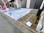 前面道路は広く、駐車がしやすいです。駐車スペース2台分ございます。
