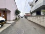 周辺は戸建てが建ち並ぶ住宅街です。 10m