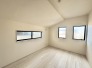 2号棟 2面採光を確保した明るい室内は、爽やかな風を感じる居心地の良い空間です。
