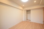 今からここを誰のお部屋にしようか、そんな洋室。大きさは6.2帖です。
