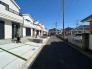 戸建てが立ち並ぶ静かな住宅街。四季折々の移り変わりを感じながら自然と楽しみ、暮らす、そんな毎日を日々の中で感じられる住環境
