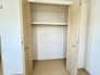 衣類の整理整頓に嬉しいクローゼット付きのお部屋。お子様のお部屋としても便利です。
