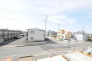 窓から眺める風景は一日の疲れを癒すヒーリングを奏でる、心地の良い時間を演出してくれます。室内も重要ですが、周りの環境もマイホーム選びの大事なポイント

