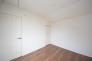 1号棟 今からここを誰のお部屋にしようか、そんな洋室。大きさは5.25帖です。
 2026/03/20m