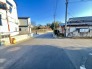 6m幅員の道路に面しておりお車の運転が苦手な方でも安心して出入りいただけます。
