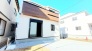 戸建てが立ち並ぶ静かな住宅街。四季折々の移り変わりを感じながら自然と楽しみ、暮らす、そんな毎日を日々の中で感じられる住環境
