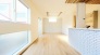 家族が一番集まる場所だから広々としつつも素敵な空間であって欲しい。皆がくつろぐリビングからキッチンまでが一つに繋がる空間。
