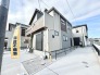 戸建てが立ち並ぶ静かな住宅街。四季折々の移り変わりを感じながら自然と楽しみ、暮らす、そんな毎日を日々の中で感じられる住環境
