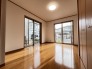 2面採光を確保した明るい室内は、爽やかな風を感じる居心地の良い空間です。
