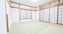 和室があるとやはりどこか心落ち着いてしまいます。客間としてもちょうど良い8帖。
