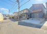 周囲は閑静な住宅街です。 10m
