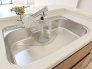 キッチンシンクには、いつでも綺麗なお水が利用できる「浄水機能付き水栓」を装備！