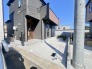 前面道路は通り抜けができないため、交通量が少なく静かな住環境です。
