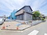 6m幅員の道路に面しておりお車の運転が苦手な方でも安心して出入りいただけます。
