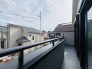 広めのバルコニーは風通しも良くお洗濯物もしっかりと干すことができます！

