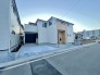 戸建てが立ち並ぶ静かな住宅街。四季折々の移り変わりを感じながら自然と楽しみ、暮らす、そんな毎日を日々の中で感じられる住環境
