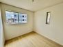 衣類の整理整頓に嬉しいクローゼット付きのお部屋。お子様のお部屋としても便利です。
