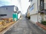 戸建てが立ち並ぶ静かな住宅街。四季折々の移り変わりを感じながら自然と楽しみ、暮らす、そんな毎日を日々の中で感じられる住環境
