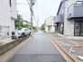 1号棟 戸建てが立ち並ぶ静かな住宅街。四季折々の移り変わりを感じながら自然と楽しみ、暮らす、そんな毎日を日々の中で感じられる住環境
