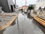 2号棟 4.5m幅員の道路に面しておりお車の運転が苦手な方でも安心して出入りいただけます。
