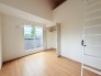 今からここを誰のお部屋にしようか、そんな洋室。大きさは6帖です。　ロフト付き