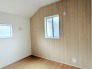 今からここを誰のお部屋にしようか、そんな洋室。北東角部屋大きさは4.5帖です。

