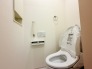 1.2階にそれぞれトレイがございます。朝の混雑時に分散して利用できるほか、ゲスト用としても使い分けることもできます。
