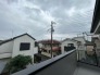 窓から眺める風景は一日の疲れを癒すヒーリングを奏でる、心地の良い時間を演出してくれます。室内も重要ですが、周りの環境もマイホーム選びの大事なポイント
