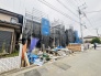 3号棟 戸建てが立ち並ぶ静かな住宅街。四季折々の移り変わりを感じながら自然と楽しみ、暮らす、そんな毎日を日々の中で感じられる住環境
 2026/05/23m