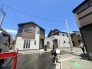 4号棟 6m幅員の道路に面しておりお車の運転が苦手な方でも安心して出入りいただけます。
