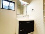 使い勝手の良い洗面台、窓があることで換気もしやすく清潔感のある空間を保てます。
