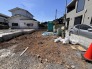 カースペースは２台駐車できます。車庫の出し入れのしやすさなど、実際に現地にてご確認ください。
