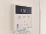自動湯張り機能も追い焚き機能も完備しております。
リビングとお風呂の間で通話も可能です。