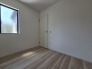衣類の整理整頓に嬉しいクローゼット付きのお部屋。お子様のお部屋としても便利です。
