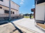 前面道路は通り抜けができないため、交通量が少なく静かな住環境です。

