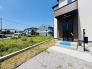 玄関はおうちの顔とも呼ばれる重要な場所！明るくスッキリと見える空間で住まう人を見送り、出迎えてくれます。
