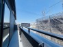 広めのバルコニーは風通しも良くお洗濯物もしっかりと干すことができます！
