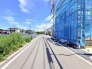 4号棟 6m幅員の道路に面しておりお車の運転が苦手な方でも安心して出入りいただけます。
 2026/05/10m