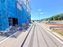3号棟 6m幅員の道路に面しておりお車の運転が苦手な方でも安心して出入りいただけます。
 2026/05/10m