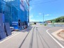 2号棟 6m幅員の道路に面しておりお車の運転が苦手な方でも安心して出入りいただけます。
 2026/05/10m