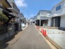 戸建てが立ち並ぶ静かな住宅街。四季折々の移り変わりを感じながら自然と楽しみ、暮らす、そんな毎日を日々の中で感じられる住環境
