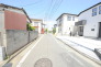 2階建ての住宅が建ち並ぶ一種低層の住宅街です。 10m