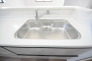 人工大理石を使用したシステムキッチン。永く傷つきにくく、お手入れもしやすい高機能性です。
