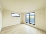 窓から眺める風景は一日の疲れを癒すヒーリングを奏でる、心地の良い時間を演出してくれます。室内も重要ですが、周りの環境もマイホーム選びの大事なポイント
