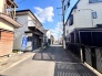 東南側道路に面しており日中もたくさんの陽が入ります。風通りや周辺環境など実際に現地にてご確認ください。