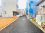 前面道路は通り抜けができないため、交通量が少なく静かな住環境です。

