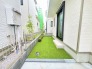 2-C号棟 戸建てならではのお庭スペース。BBQやガーデニング、お子様のプールなど、、、、様々な楽しみ方ができるプライベート空間。ご家族皆さままで思いっきりお楽しみください。
