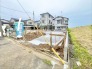 2号棟 戸建てならではのお庭スペース。BBQやガーデニング、お子様のプールなど、、、、様々な楽しみ方ができるプライベート空間。ご家族皆さままで思いっきりお楽しみください。
