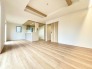 5号棟 リビングは家具の配置も思いのまま。自由度が高い設計です。
 2026/06/27m